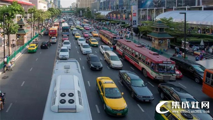 油煙堪比汽車尾氣！億田集成灶去除廚房污染！