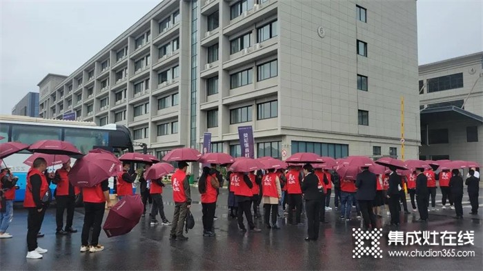 因勢(shì)而謀，執(zhí)夢(mèng)遠(yuǎn)行！莫尼集成灶10月招商峰會(huì)火爆簽單中~